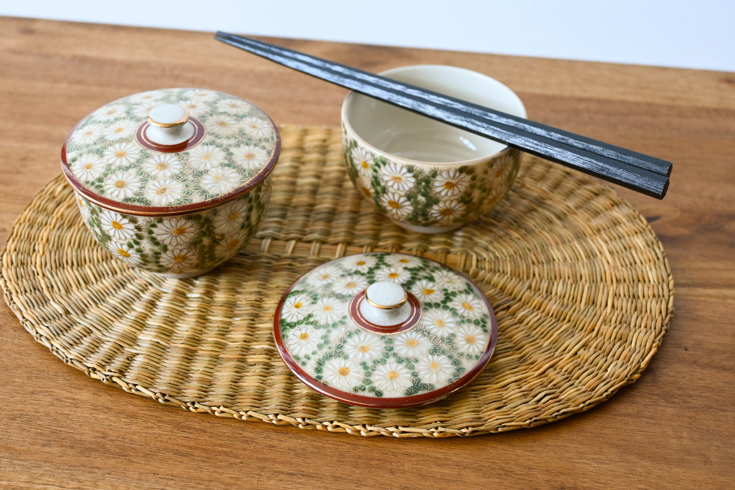 Flower Motif Porcelain Tea Cup with Lid