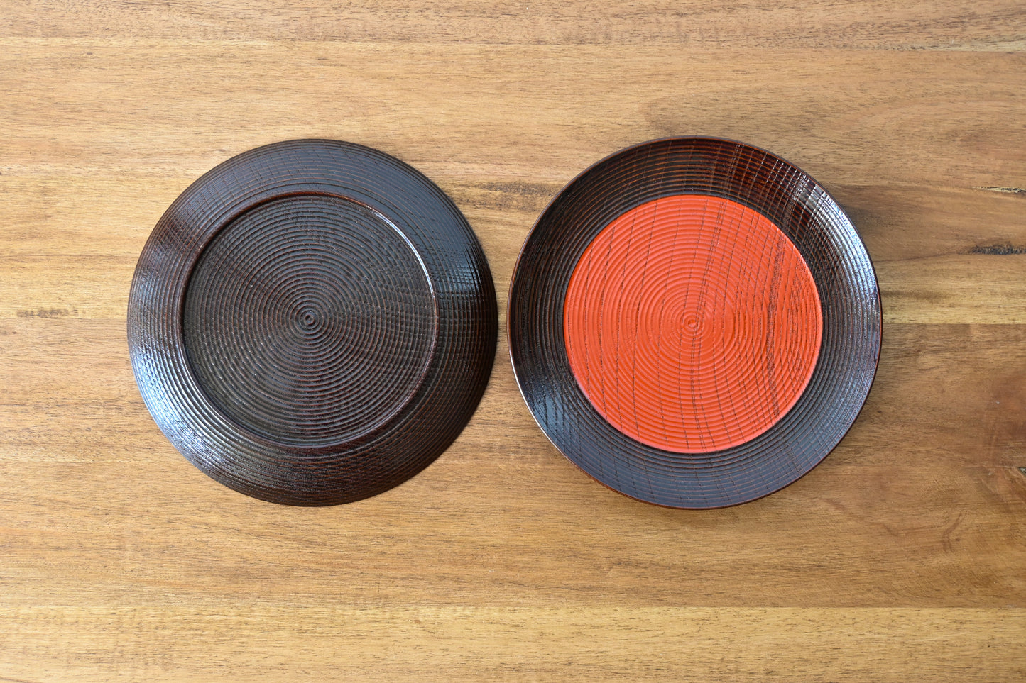 Dual Coloured Matte Lacquered Wooden Plate (set of 2)