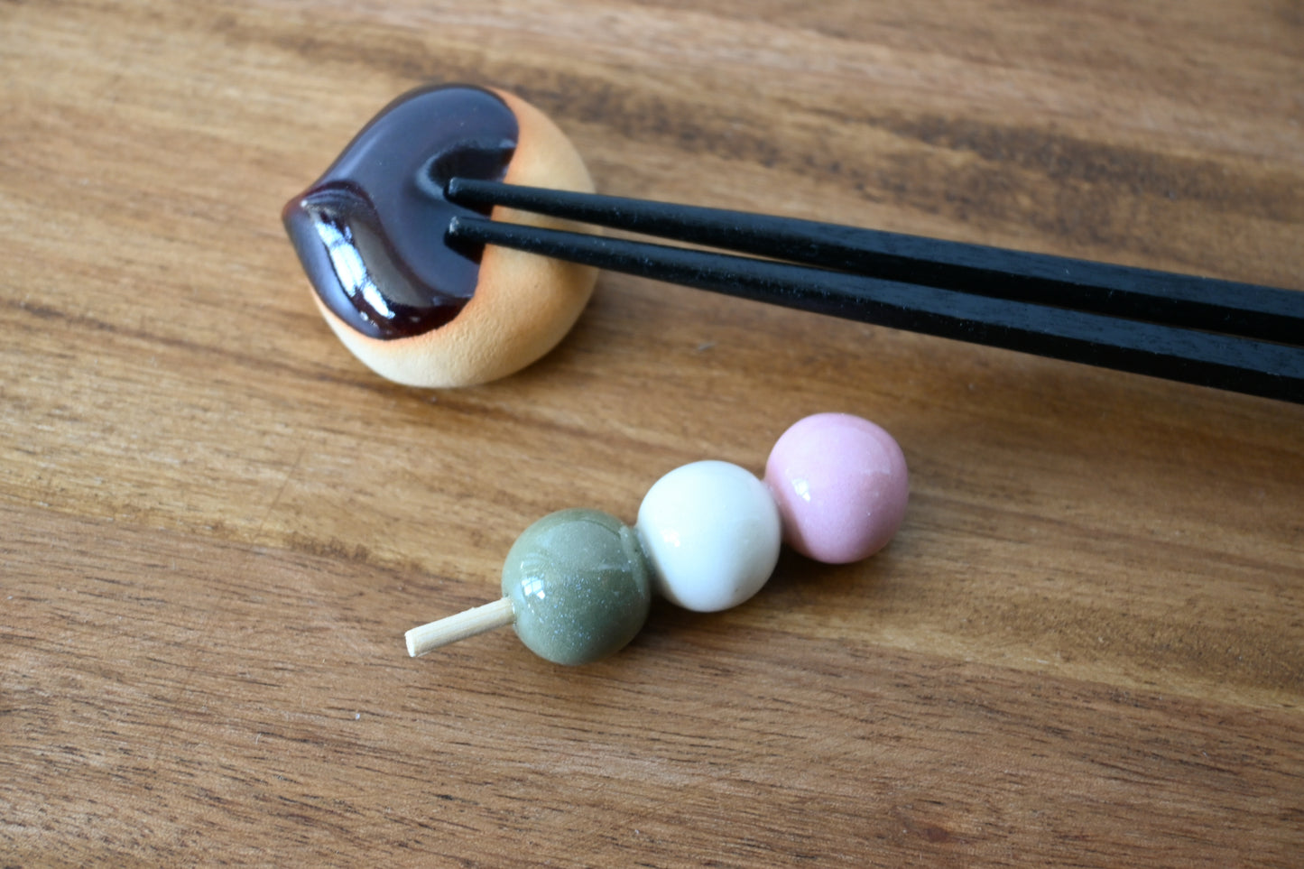 Snacks Chopstick Rest (2 piece set): Chestnut Manju + Tri-colour Dumpling
